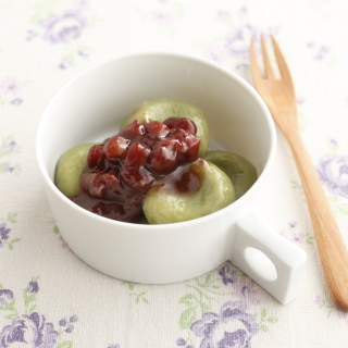 抹茶だんごの小豆がけ